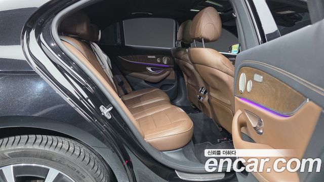 Mercedes-Benz E-Class (W213) E300e 4MATIC Exclusive 2021 — фото 11