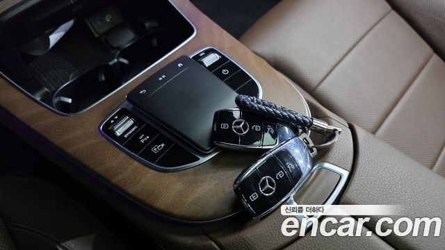 Mercedes-Benz E-Class (W213) E300e 4MATIC Exclusive 2021 — фото 17