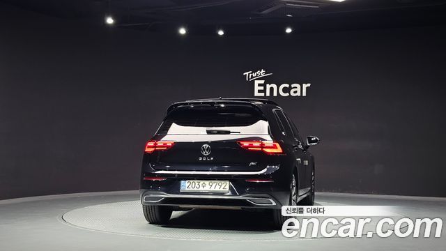Volkswagen Golf (VIII) 2.0 TDI Prestige 2023 — фото 4