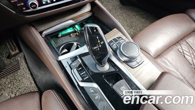 BMW 5 Series (G30) 520d xDrive M Sport Package Plus 2018 — фото 9