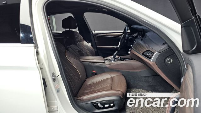 BMW 5 Series (G30) 520d xDrive M Sport Package Plus 2018 — фото 11