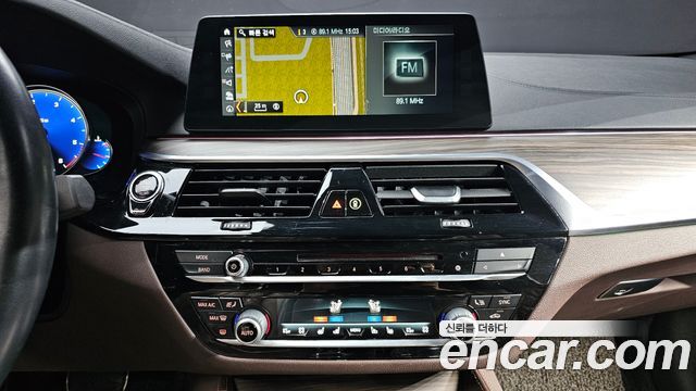 BMW 5 Series (G30) 520d xDrive M Sport Package Plus 2018 — фото 14