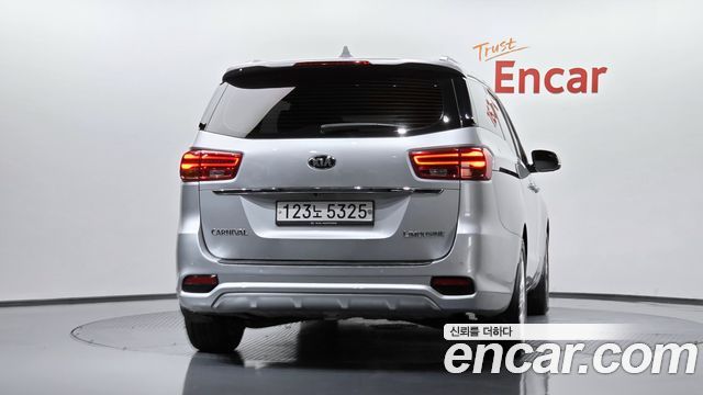 Kia Carnival Gasoline 7-Seater Limousine President 2019 — фото 4