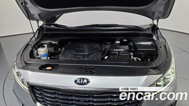 Kia Carnival Gasoline 7-Seater Limousine President 2019 — фото 6