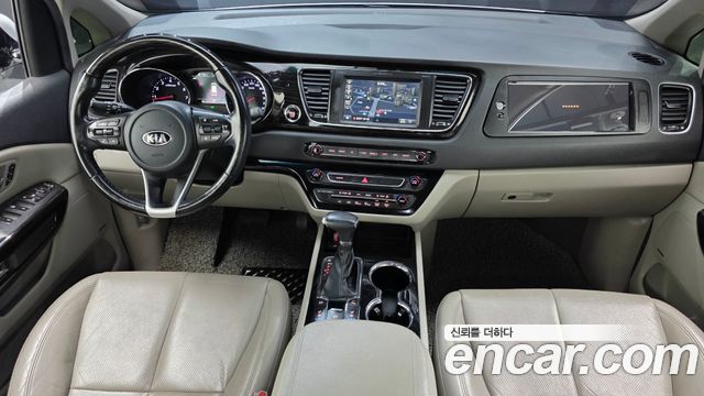 Kia Carnival Gasoline 7-Seater Limousine President 2019 — фото 7