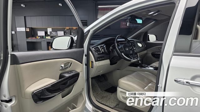 Kia Carnival Gasoline 7-Seater Limousine President 2019 — фото 10