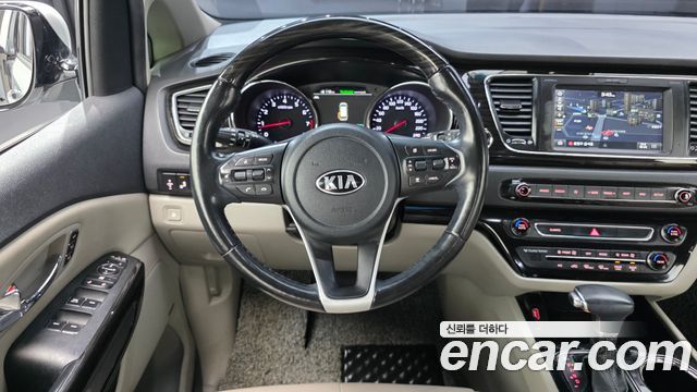 Kia Carnival Gasoline 7-Seater Limousine President 2019 — фото 13