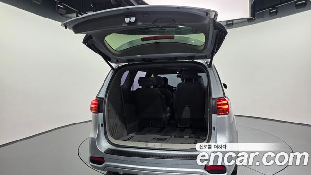 Kia Carnival Gasoline 7-Seater Limousine President 2019 — фото 20