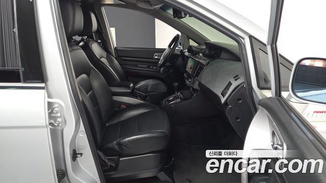 KG Mobility (SsangYong) Korando Turismo 4WD RX 9-seater 2017 — фото 11