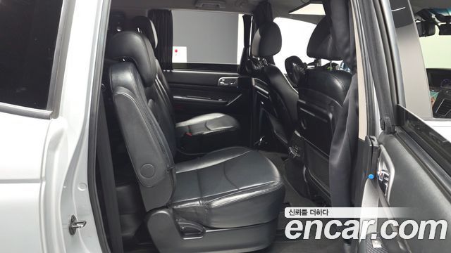 KG Mobility (SsangYong) Korando Turismo 4WD RX 9-seater 2017 — фото 12