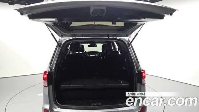 KG Mobility (SsangYong) Korando Turismo 4WD RX 9-seater 2017 — фото 20