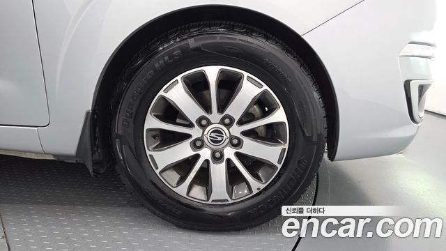 KG Mobility (SsangYong) Korando Turismo 4WD RX 9-seater 2017 — фото 21