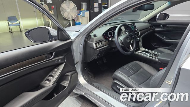 Honda Accord (X) 2.0 Turbo Sport 2019 — фото 10