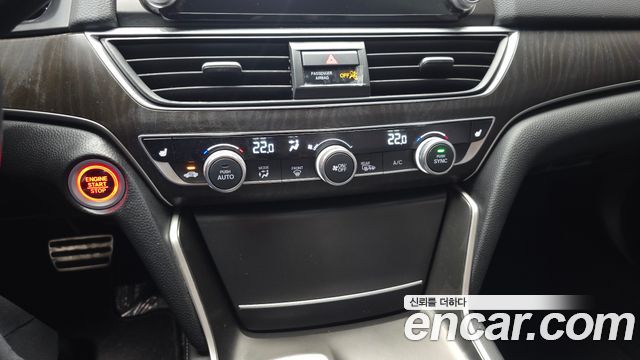 Honda Accord (X) 2.0 Turbo Sport 2019 — фото 17