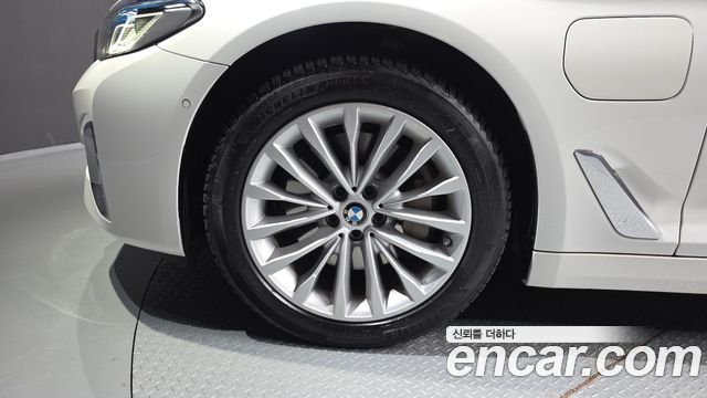 BMW 5 Series (G30) 530e Luxury 2021 — фото 5