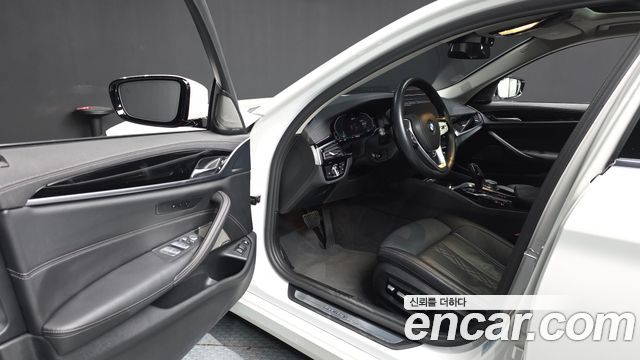 BMW 5 Series (G30) 530e Luxury 2021 — фото 10