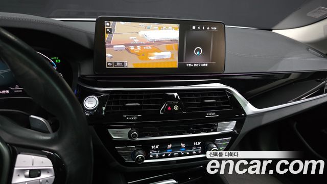 BMW 5 Series (G30) 530e Luxury 2021 — фото 14