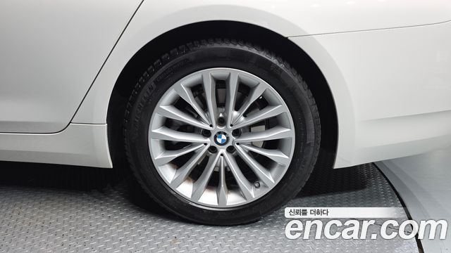 BMW 5 Series (G30) 530e Luxury 2021 — фото 21