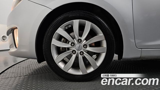 Kia Carens 2.0 LPi Prestige 2014 — фото 5