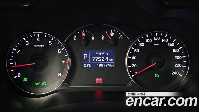 Kia Carens 2.0 LPi Prestige 2014 — фото 8