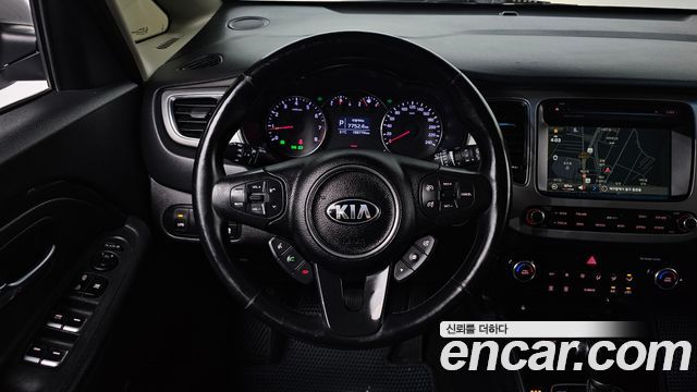 Kia Carens 2.0 LPi Prestige 2014 — фото 13