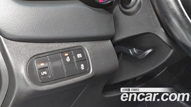 Kia Carens 2.0 LPi Prestige 2014 — фото 14
