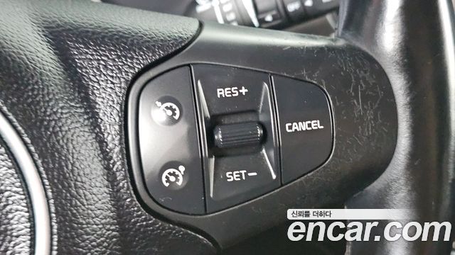Kia Carens 2.0 LPi Prestige 2014 — фото 17