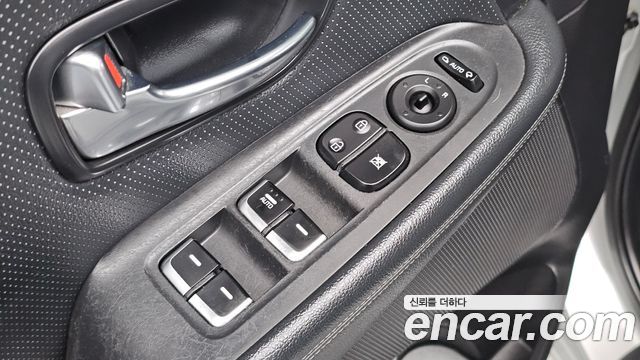Kia Carens 2.0 LPi Prestige 2014 — фото 19