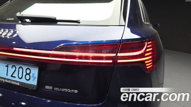 Audi e-tron 55 Quattro 2020 — фото 23