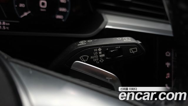 Audi e-tron 55 Quattro 2020 — фото 30