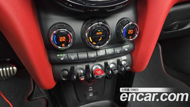 MINI Cooper S Convertible JCW 3rd 2020 — фото 15