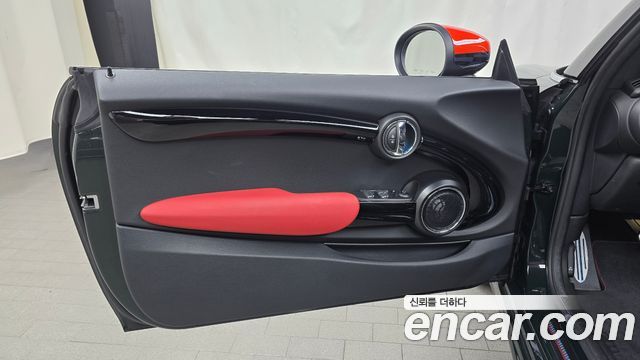 MINI Cooper S Convertible JCW 3rd 2020 — фото 24