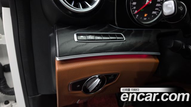 Mercedes-Benz E-Class (W213) E220d Coupe 2019 — фото 19