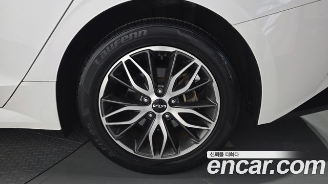 Kia K5 (III) 2.0 Prestige 2022 — фото 21