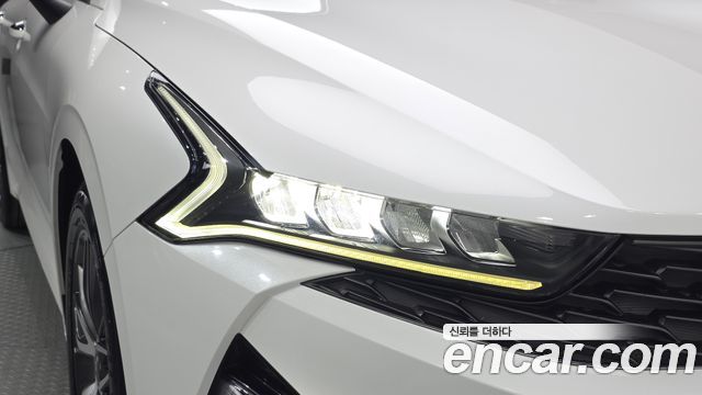 Kia K5 (III) 2.0 Prestige 2022 — фото 22