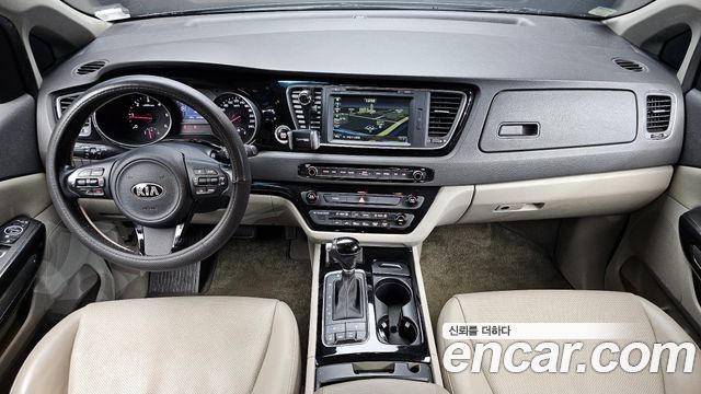 Kia Carnival 9-seater Prestige 2015 — фото 7