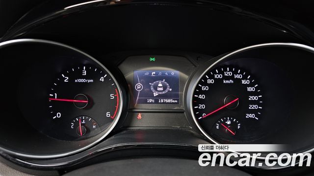 Kia Carnival 9-seater Prestige 2015 — фото 8