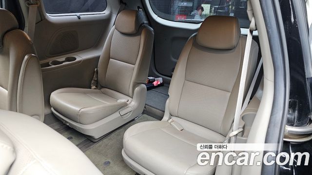 Kia Carnival 9-seater Prestige 2015 — фото 13