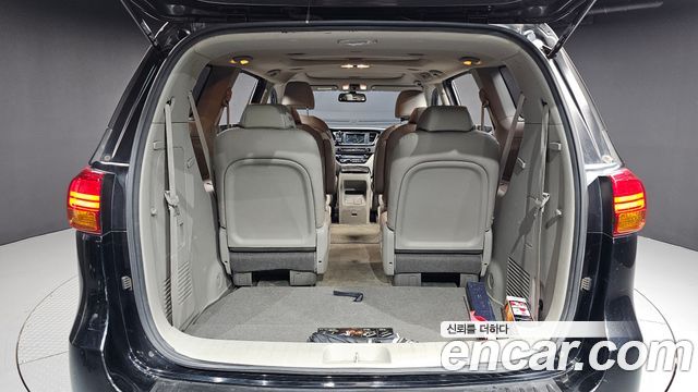 Kia Carnival 9-seater Prestige 2015 — фото 20