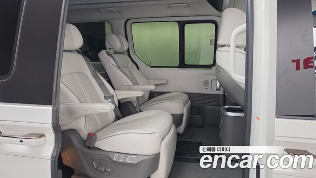 Hyundai Staria 4WD Lounge 7-Seater Limousine 2022 — фото 11