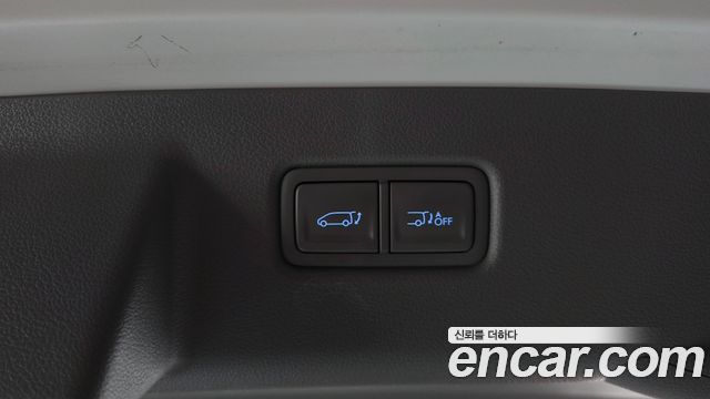 Hyundai Staria 4WD Lounge 7-Seater Limousine 2022 — фото 17