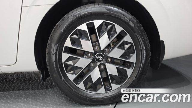 Hyundai Staria 4WD Lounge 7-Seater Limousine 2022 — фото 21