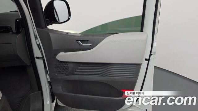 Hyundai Staria 4WD Lounge 7-Seater Limousine 2022 — фото 24