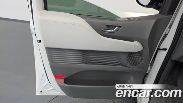 Hyundai Staria 4WD Lounge 7-Seater Limousine 2022 — фото 25