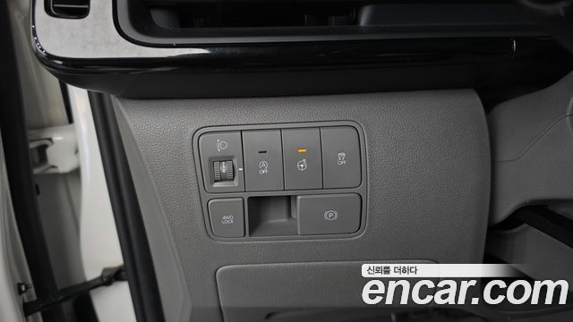 Hyundai Staria 4WD Lounge 7-Seater Limousine 2022 — фото 28