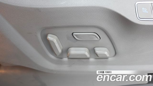 Hyundai Staria 4WD Lounge 7-Seater Limousine 2022 — фото 33