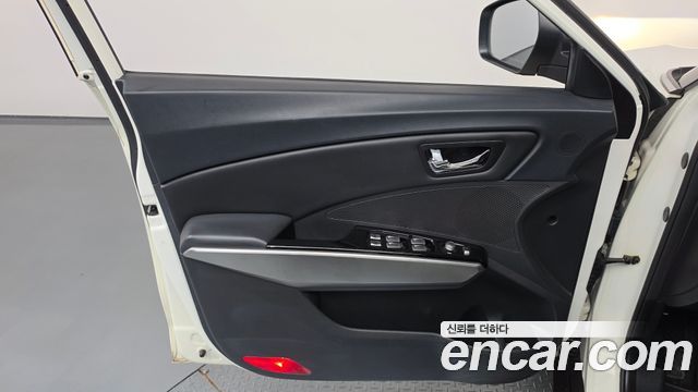 KG Mobility (SsangYong) Tivoli Diesel LX 2WD 2016 — фото 24