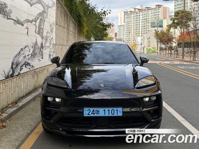 Porsche Macan EV Turbo 2025 — фото 3