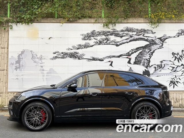 Porsche Macan EV Turbo 2025 — фото 15