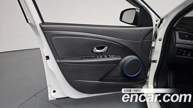 Renault Korea SM3 Z.E. SE 2019 — фото 24